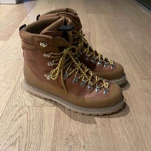 Winter Hiking Boots